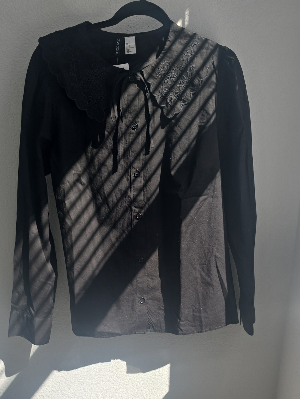 H&M Black Long-Sleeve Button-Down Top with Embroidered Scallop Collar
